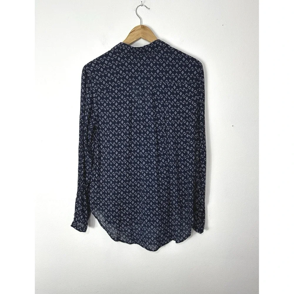 Cloth & Stone Button Up Top Womens Medium Blue Geometric Soft Lightweight Pocket - Picture 3 of 7